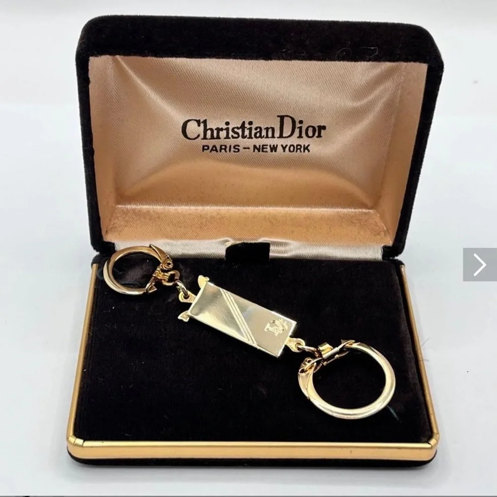 Dior Gold Keychain - Picture 1 of 7